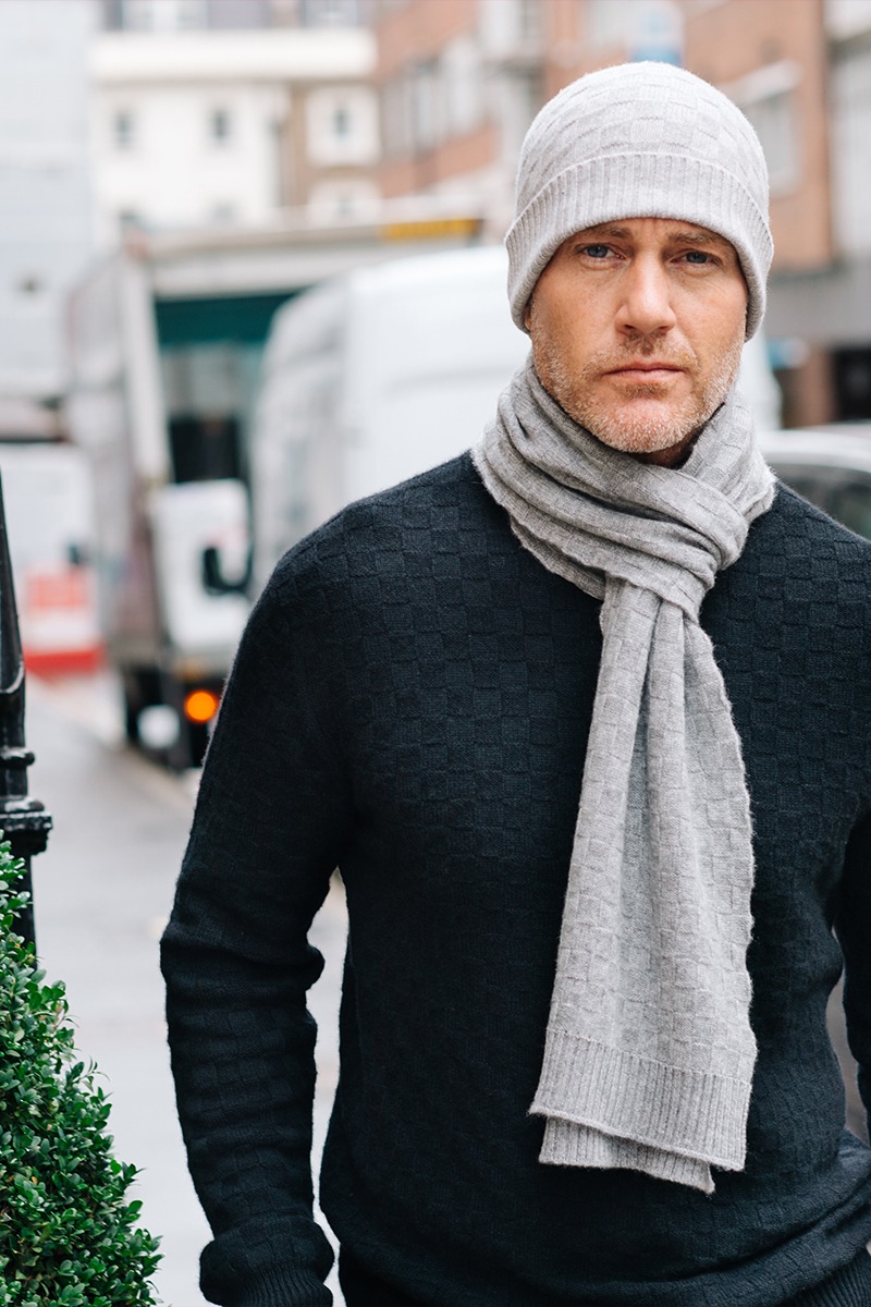 FLYNN Men's Mongolian Cashmere Basket Weave Scarf in Grey Mr